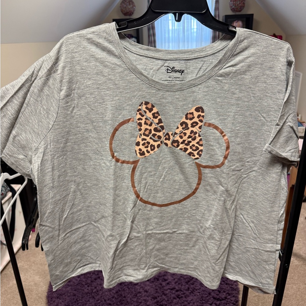EVRI Gray Tee with Metallic Brown Minnie Outline and Leopard Bow